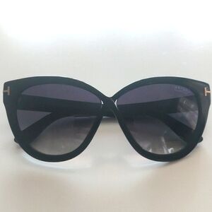 Tom Ford Polarized Sunglasses Anabella TF511 01D 59-11-140